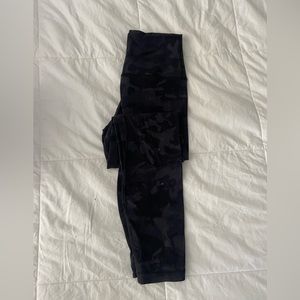 Black Camo Print Lululemon Leggings || Size 4